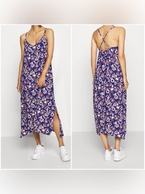 NWT - GAP - Blue Floral Cami, Hanky Midi Dress. Large - pit to pit is 20.5"
